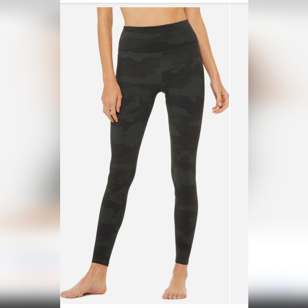 NWOT Alo High-Waist Camo Vapor Legging